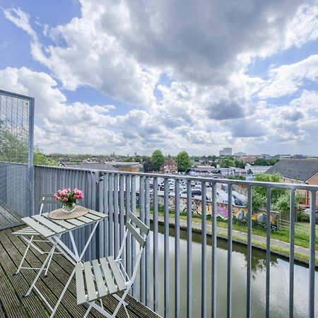Coventry Large 4-Bed Townhouse By Empower Homes エクステリア 写真
