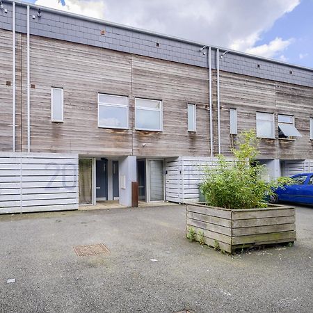 Coventry Large 4-Bed Townhouse By Empower Homes エクステリア 写真