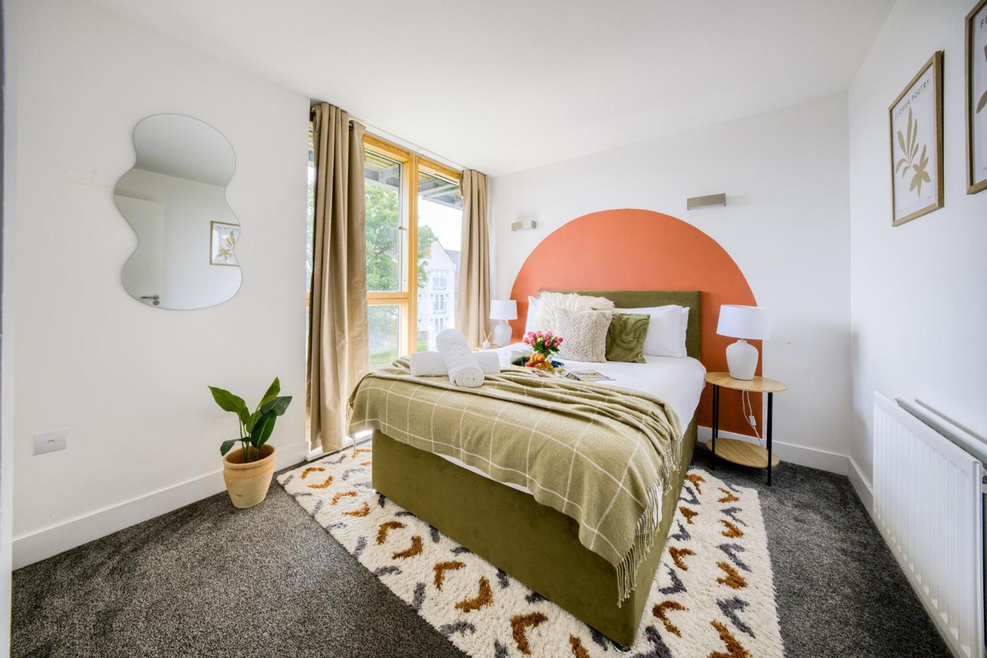 Coventry Large 4-Bed Townhouse By Empower Homes エクステリア 写真