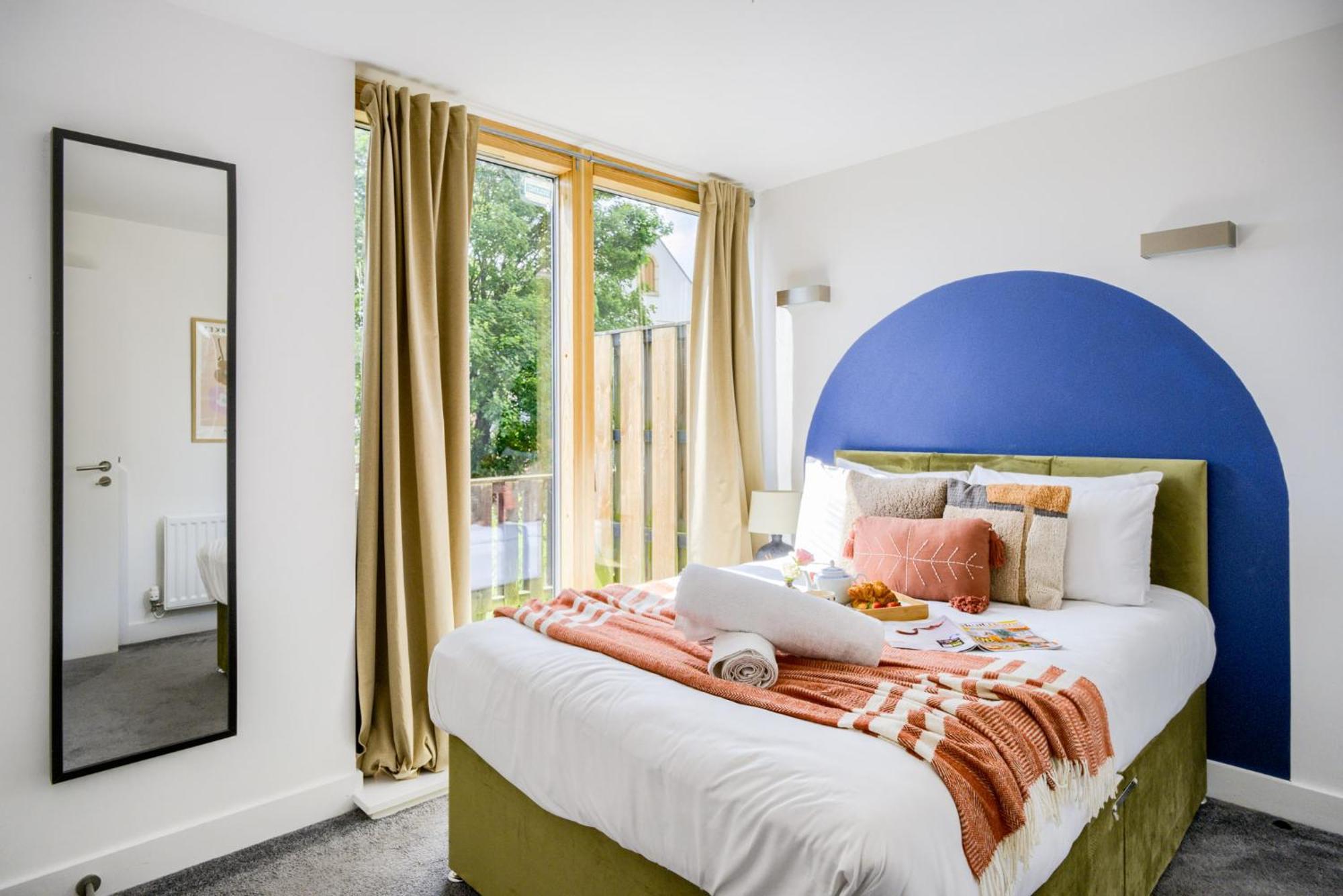 Coventry Large 4-Bed Townhouse By Empower Homes エクステリア 写真