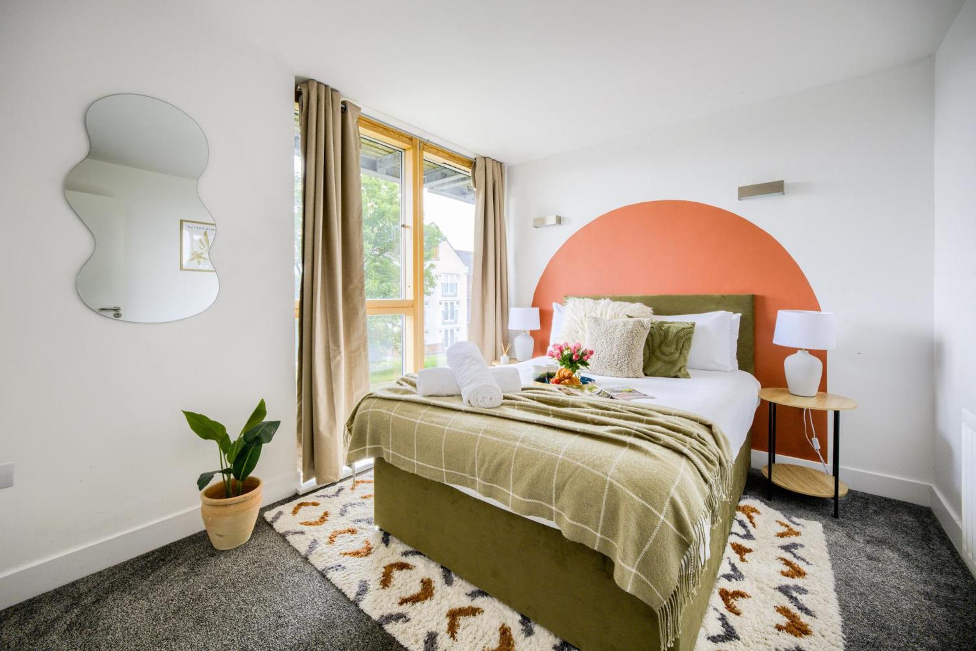 Coventry Large 4-Bed Townhouse By Empower Homes エクステリア 写真